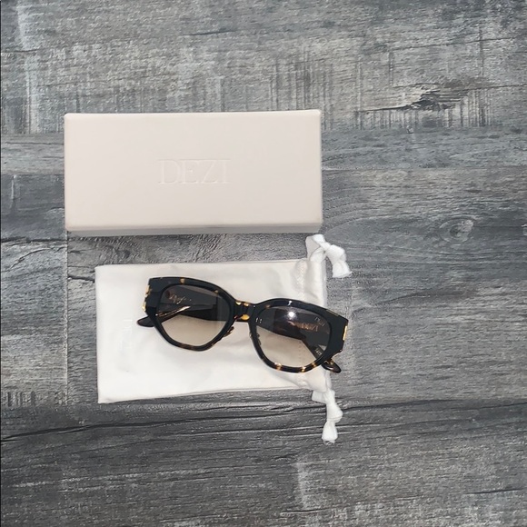 Dezi Charge It Sunglasses